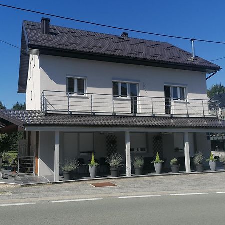 Guest House Mylan Licko Petrovo Selo Extérieur photo